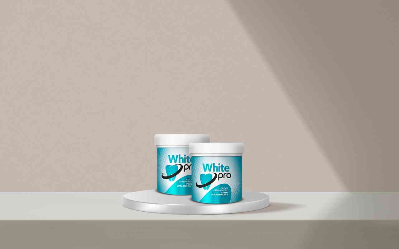 Scopri come avere denti bianchi a casa con White Pro in modo sicuro ed efficace